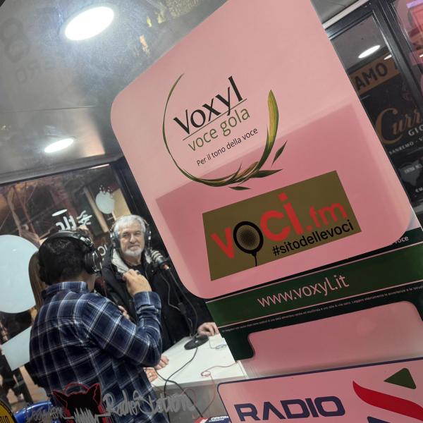 Alex Poli intervistato nel glass di Corso Imperatrice